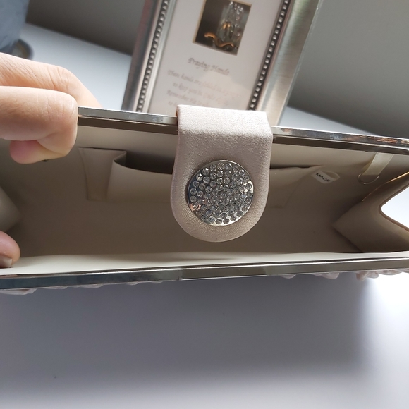 Beige clutch with shiny crystal clip on clasp, 9.5"×4.3" - Picture 8 of 8